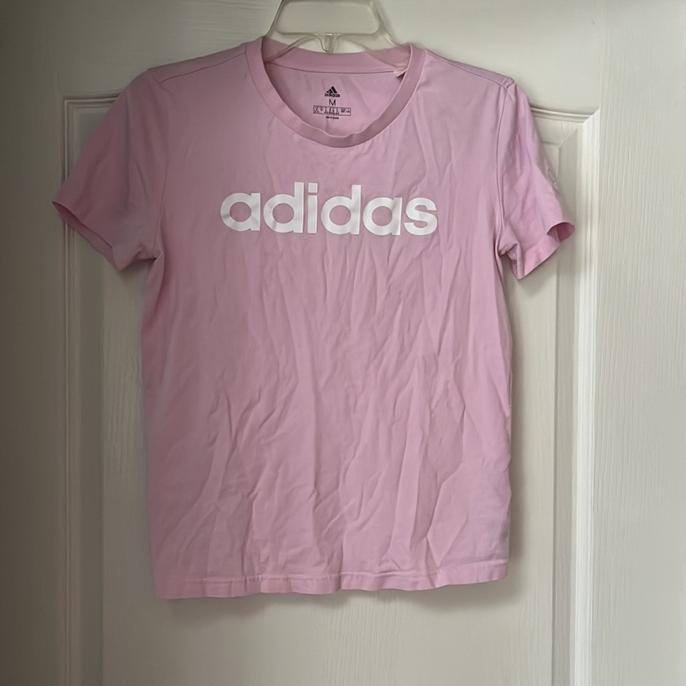 Adidas short sleeve t-shirt in size women’s medium